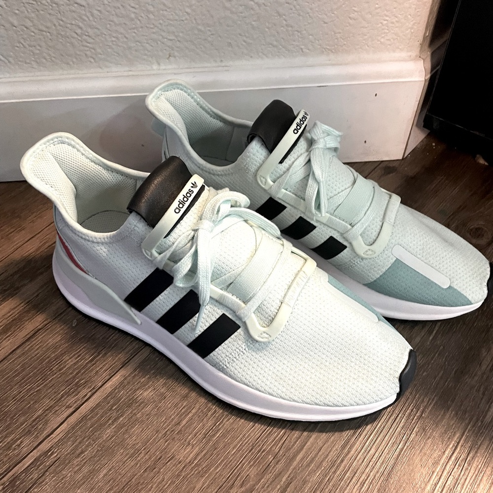 Adidas u-path size 10.5 mens
